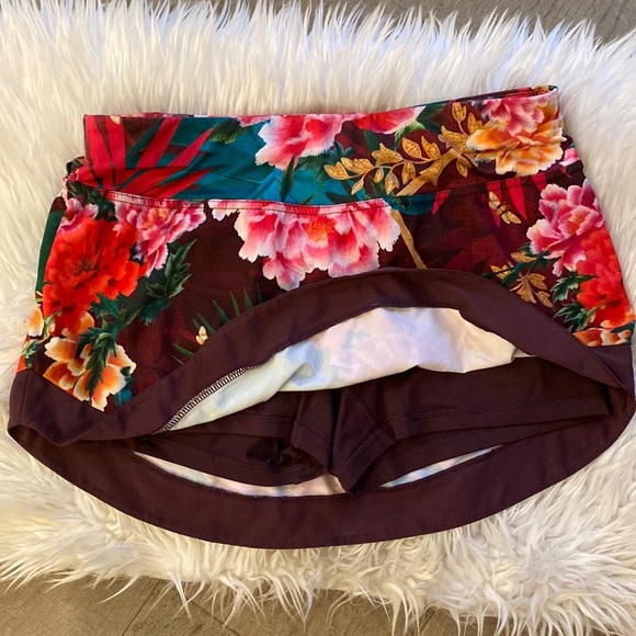 Desigual Sport 2 in 1 Skirt Oriental Tropical Floral Skort Size Large - Picture 2 of 16